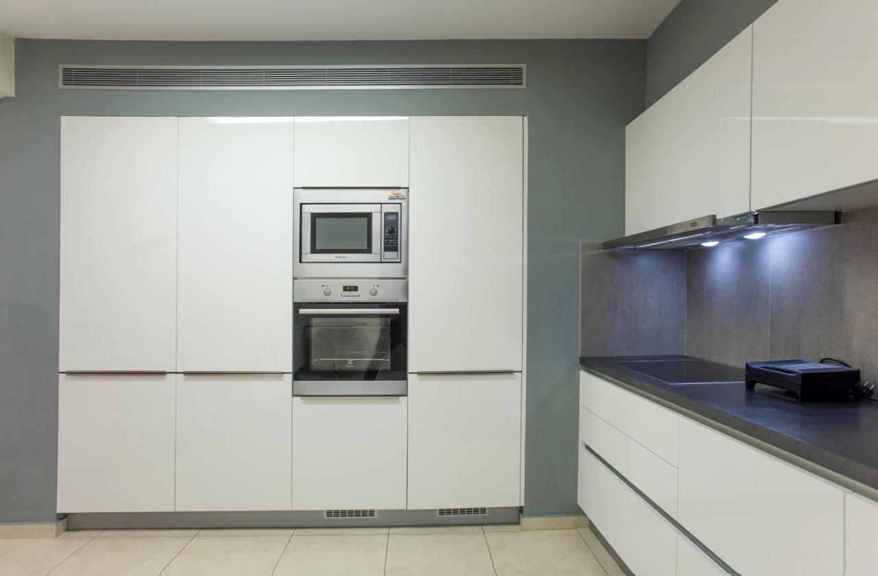 Spacious Fully Equipped 3Bd 2Bath Apt In The Heart Of City With Balconies Ac And Fast Wifi #1 イラクリオン エクステリア 写真